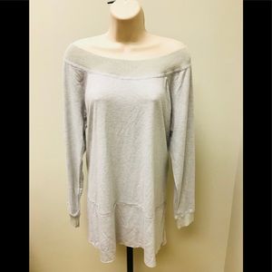 NWT / smoke free home/ off the shoulder